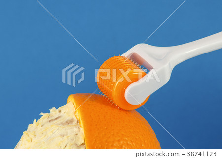 Dermaroller for medical micro needling therapy. 38741123