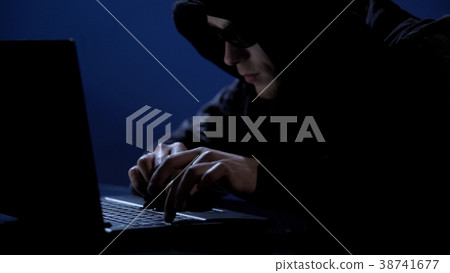 Criminal secretly using laptop, unauthorized 38741677