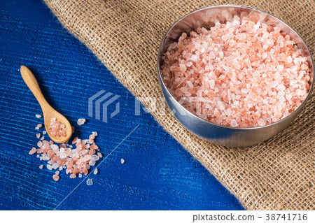 crystal himalayan salt crystal himalayan salt 38741716