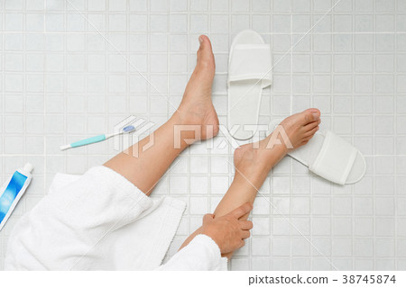 Retirement woman fell down in a restroom 38745874