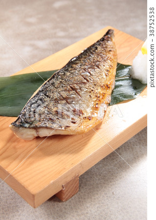 grilled fish grilled fish 38752538