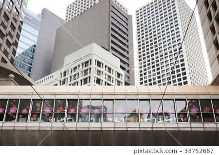 Central is the central business district in HK Central is the central business district in HK 38752667