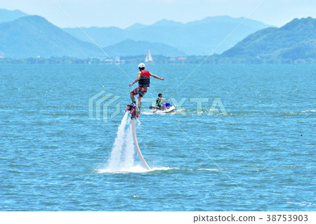 琵琶湖的飛板 38753903
