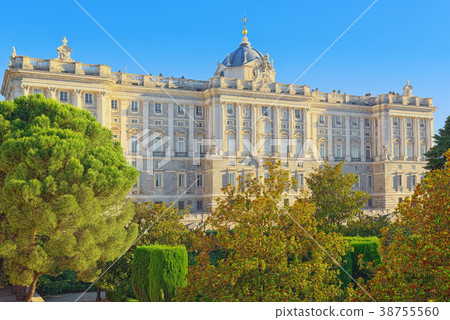 Building of Royal Palace in Madrid Building of Royal Palace in Madrid 38755560