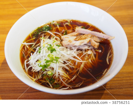 醬油拉麵 38756251