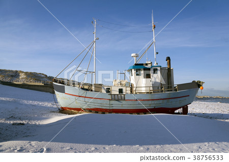Fishing Boat  38756533
