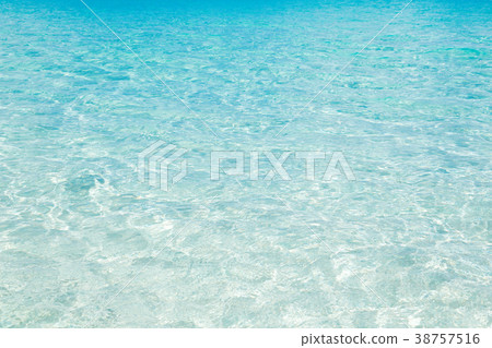 Water surface 38757516
