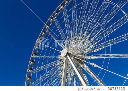 Ferris wheel Roue de Paris at Place de la Concorde Ferris wheel Roue de Paris at Place de la Concorde 38757615