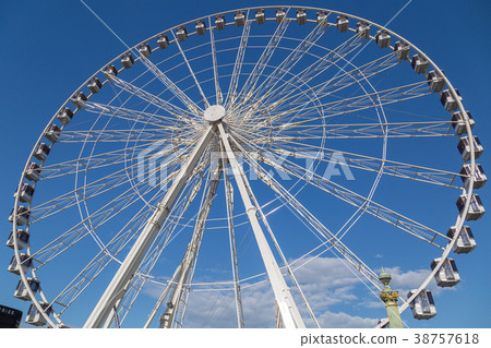 Ferris wheel Roue de Paris at Place de la Concorde Ferris wheel Roue de Paris at Place de la Concorde 38757618