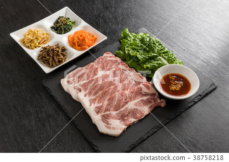 Samgypsal Korean BBQ Barbecue of Korean pork (samgyeopsal) 38758218