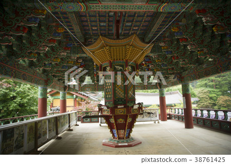江原道平昌縣大山山Woljeongsa寺 江原道平昌縣大山山Woljeongsa寺 38761425