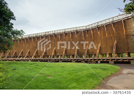 Salt production and air improvement. 38761430