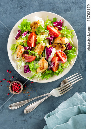 Fresh vegetable salad 38762179