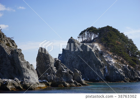 Jodogahama in early spring 38763302