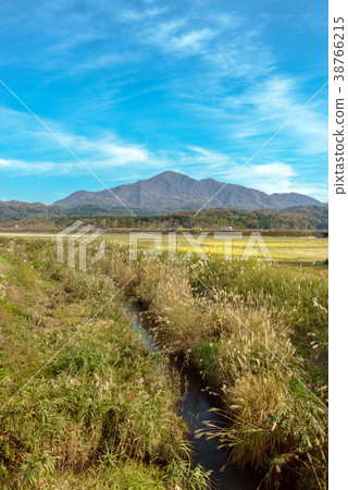 Satoyama's Autumn Landscape 38766215
