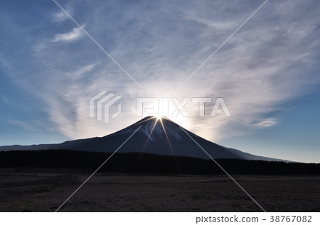 Diamond Fuji (Asagiri plateau) Diamond Fuji (Asagiri plateau) 38767082