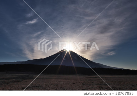 Diamond Fuji (Asagiri plateau) Diamond Fuji (Asagiri plateau) 38767083