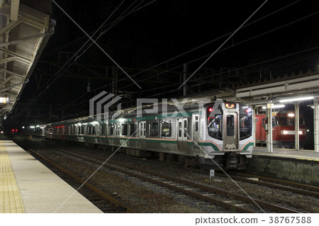Tohoku Main Line E721 series 1000 series stopping at Kuroiso Station (before conversion to direct current on the premises) 38767588