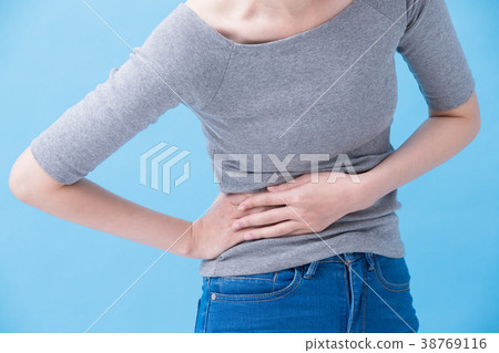 woman with kidney disease 38769116