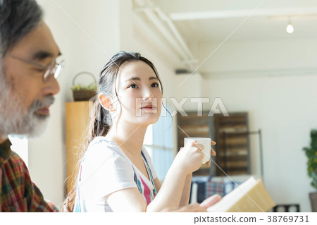 grandfather, coffee shop, cafe 38769731