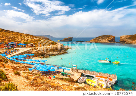 Turquoise lagoon near the Comino island. Turquoise lagoon near the Comino island. 38775574