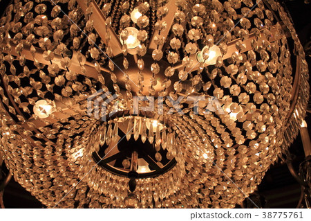 巴黎：頂級酒店的吊燈 38775761