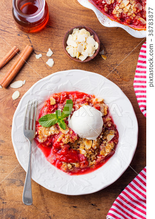 Crumble with berries, fruits, vanilla ice cream Crumble with berries, fruits, vanilla ice cream 38783877