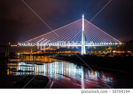 台灣高雄高屏溪斜張橋與佛陀紀念館Asia Taiwan Kaohsiung Bridge 38784194