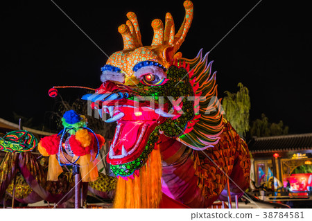 Dragon dance 38784581