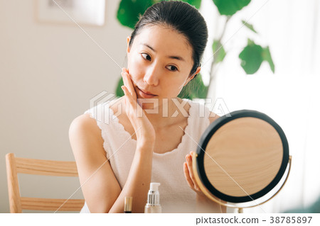 護膚美容美容年輕女子 護膚美容美容年輕女子 38785897
