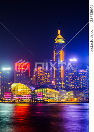 Hong Kong at night Loaded with neon light Hong Kong at night Loaded with neon light 38786642