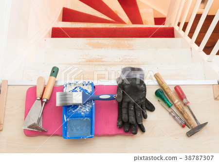 Removing carpet, glue and paint Removing carpet, glue and paint 38787307