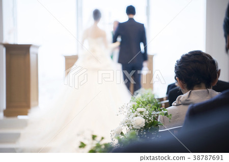 公共婚禮在教堂裡 38787691