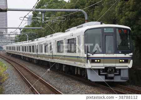 Yamato Line 221 series directly through the Osaka Ring-way Line 38788112