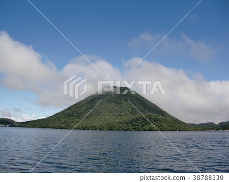 Lake Haruna 38788130