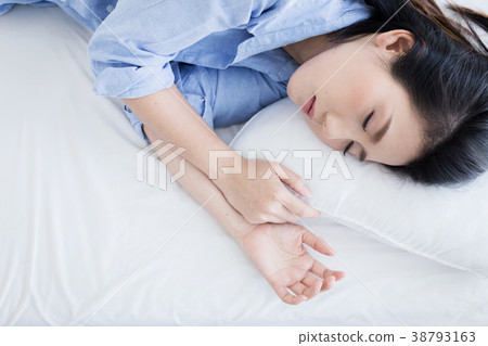 beautyful asian woman in blue shirt sleep beautyful asian woman in blue shirt sleep 38793163