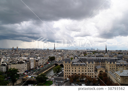 View on Paris, one of the most amazing cities. 38793562