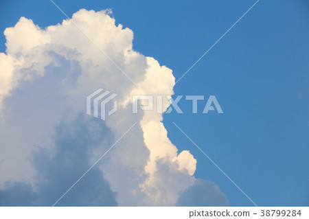 Gradual cloud 38799284