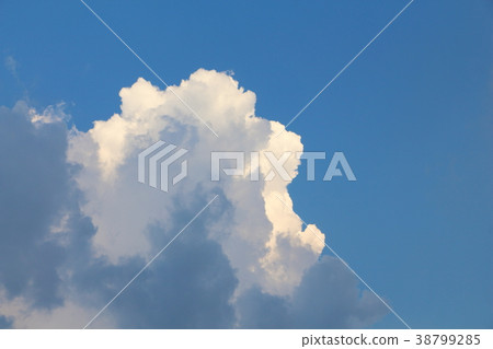 Gradual cloud 38799285