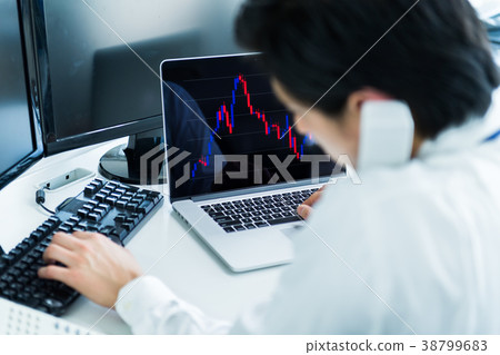 商人,股票,投資形象 商人,股票,投資形象 38799683