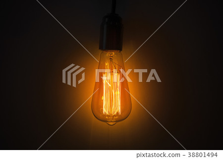 Old vintage edison bulb in the dark 38801494