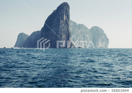 Phi Phi Lee Island. 38801664