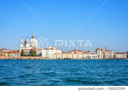 Daylight view to Punta della Dogana Daylight view to Punta della Dogana 38802094