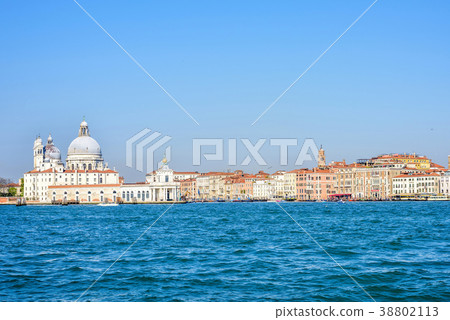 Daylight view to Punta della Dogana 38802113