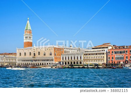 Daylight view from boat to Riva degli Schiavoni Daylight view from boat to Riva degli Schiavoni 38802115