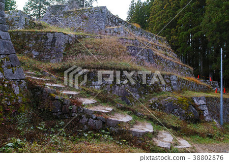 [Japan's 100 Great Castles] Iwamura Castle Honmaru Rokudan Wall 38802876