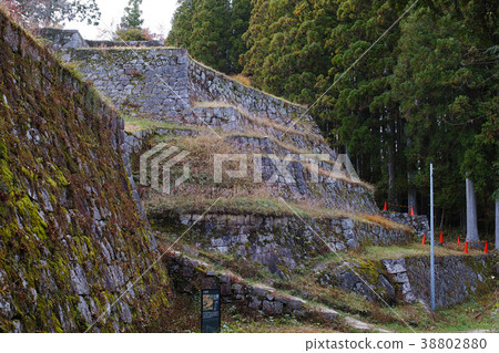 [Japan's 100 Great Castles] Iwamura Castle Honmaru Rokudan Wall 38802880