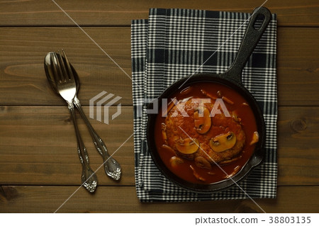 Braised hamburger steak Braised hamburger steak 38803135