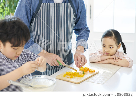房子,家庭,爸爸,女兒,兒子,韓國 房子,家庭,爸爸,女兒,兒子,韓國 38808822