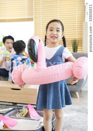 House, family, dad, daughter, son, korean House, family, dad, daughter, son, korean 38808851